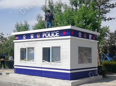 捷士通生產(chǎn)的公園治安崗?fù)な菍榉比A公園設(shè)計的，旨在提供一個安全、便捷的